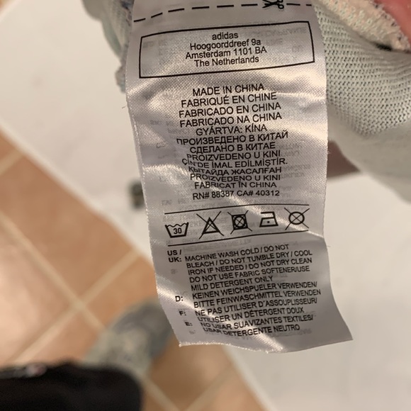 Adidas Water Color Short Sleeve Crew Size XL - Picture 6 of 6